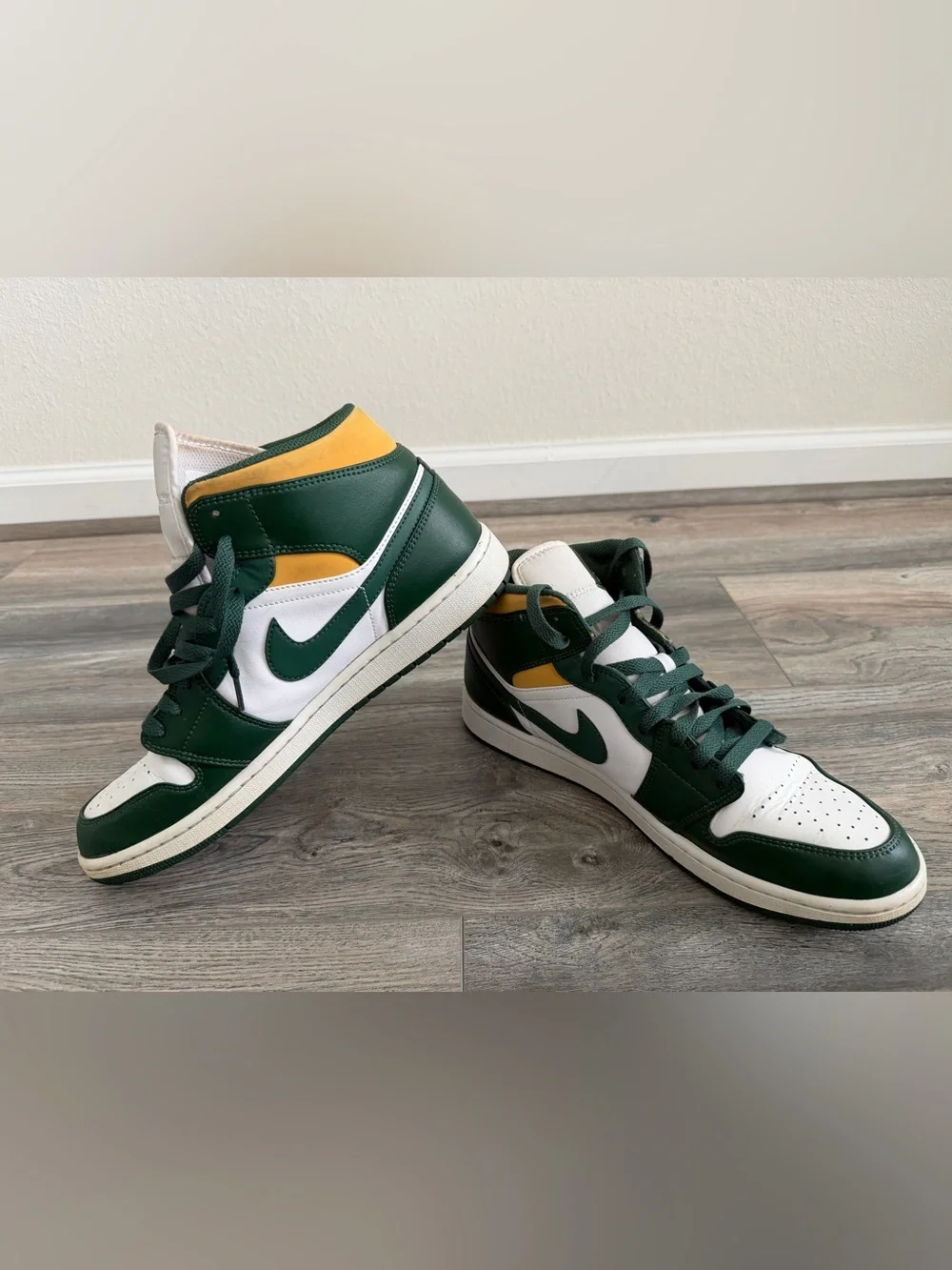 Nike Air Jordan 1 Mid 